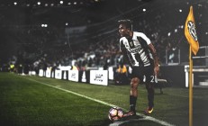 开云体育平台APP-凯塞多爆发！拜仁巅峰对决希腊神话，唯一性之战铸就传奇