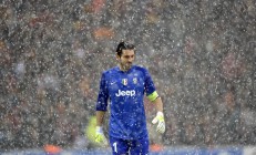 开云体育中国官网-绿衫军力克红龙，阿拉巴连续得分定乾坤—爱尔兰战术纪律与个人英雄主义的完美结合