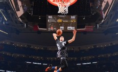 开云官方app入口-德甲争冠战之夜，班凯罗末节接管比赛，书写传奇