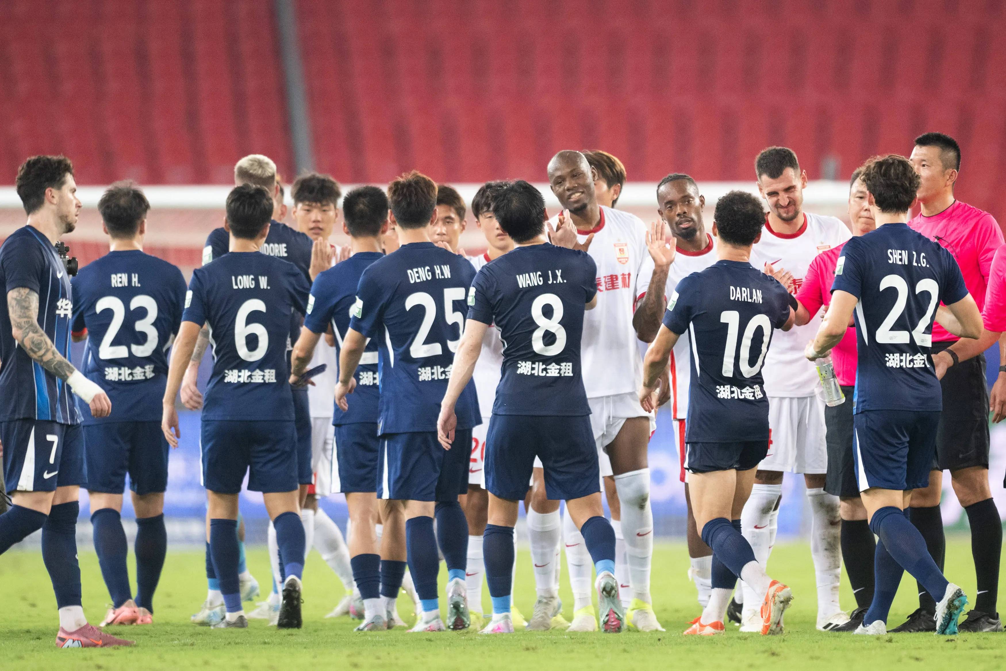 关于佛罗伦萨客场惨败，保级前景黯淡的信息