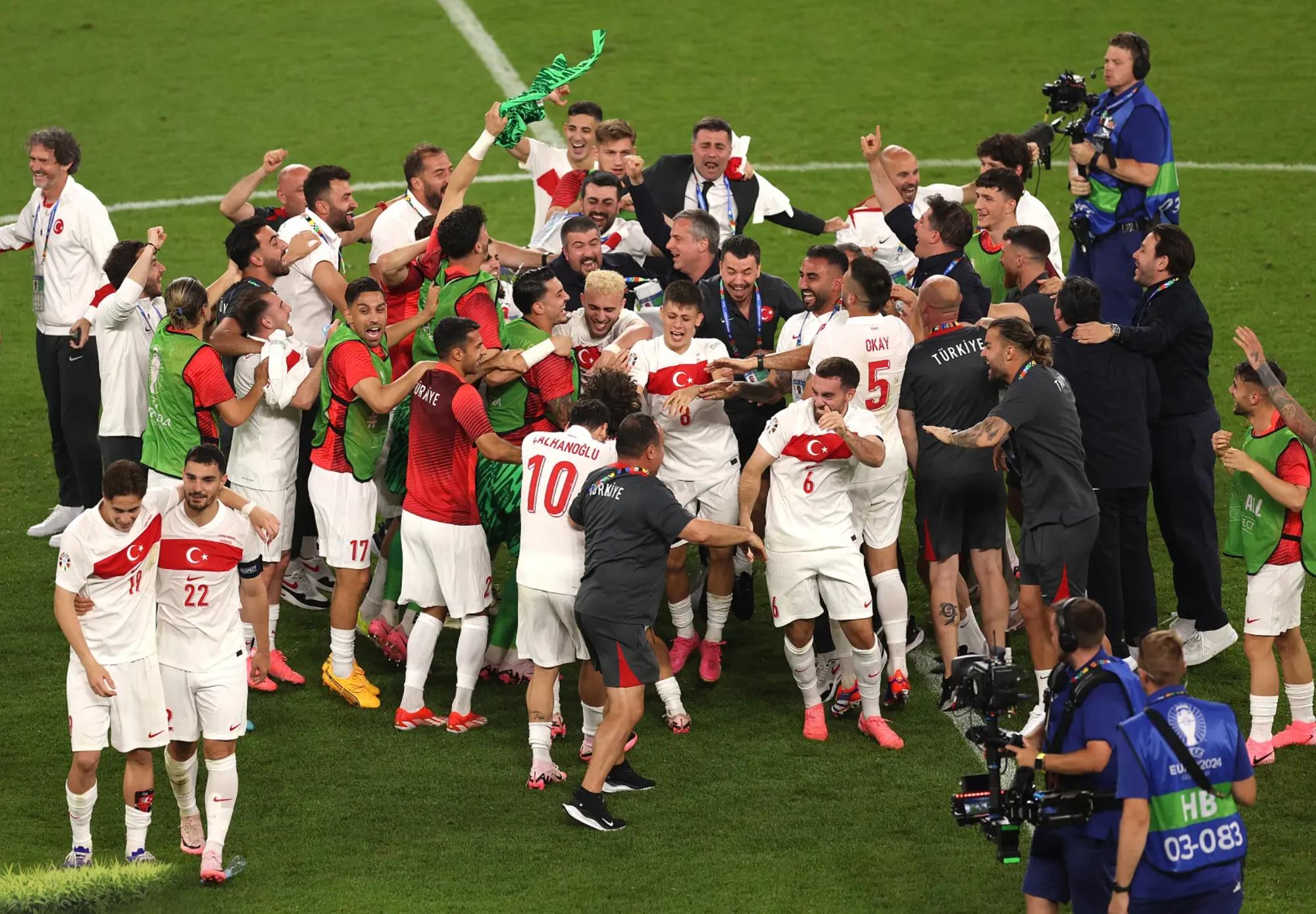 关于欧洲杯预选赛竞争异常激烈，局势难测的信息