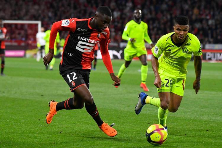 包含梅斯在主场被降级球队擒获，保级前景堪忧的词条