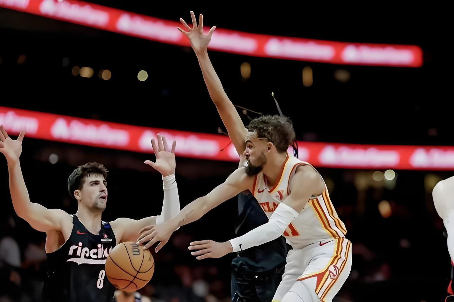 关于开拓者新秀惊艳表现，助球队取胜的信息