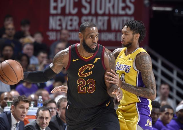 关于骑士队迎战国王，双方控制局势，胶着比赛无悬念的信息