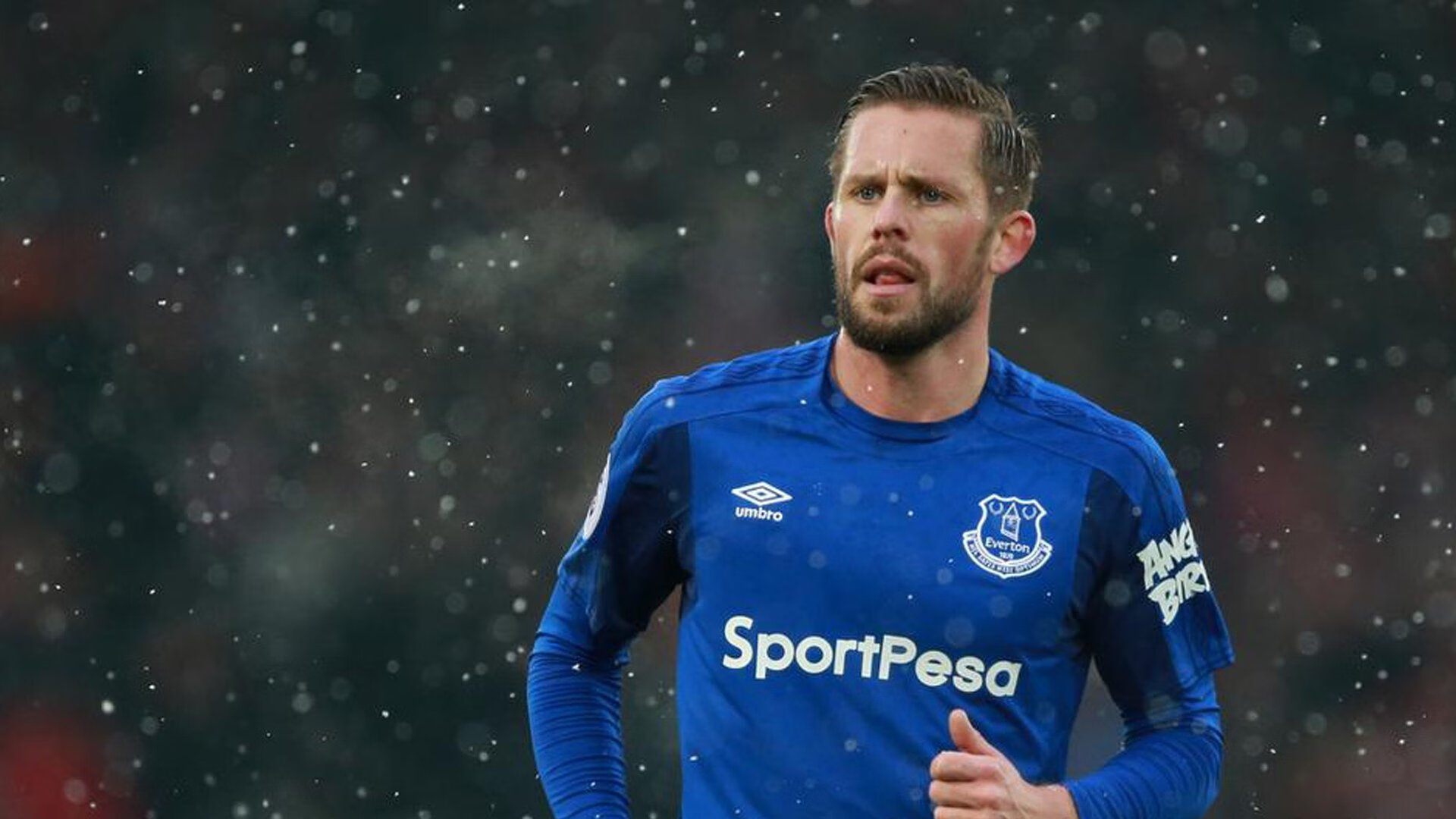 欧冠淘汰赛之夜，德罗赞点燃赛场