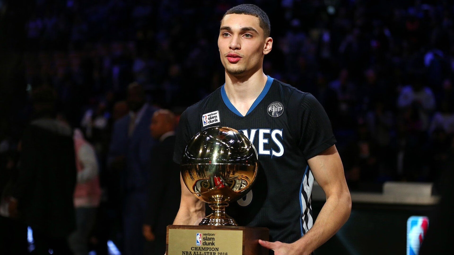 当费城风暴席卷东方,哈利伯顿爆发之夜,76人踏平辽宁队的跨洋想象